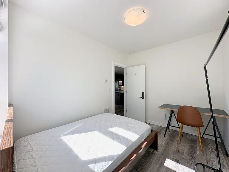Brooklyn House — Photo 11