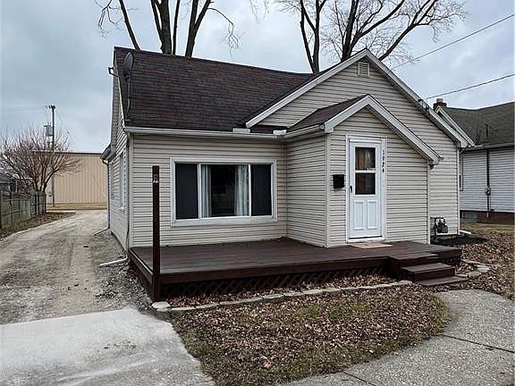 3rd image of 1924 Owen St