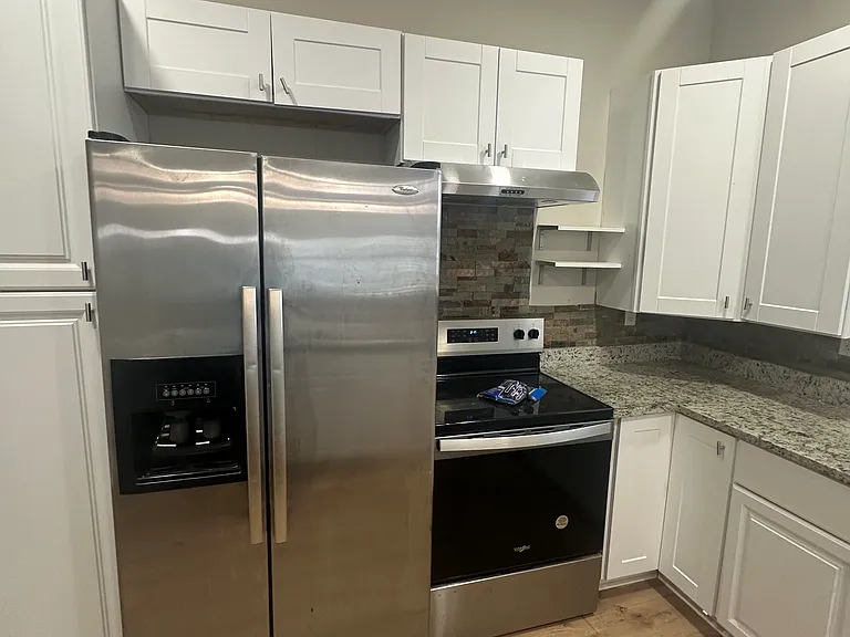 1219 Richards St — Photo 3