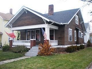 1st image of 202 W 4th St