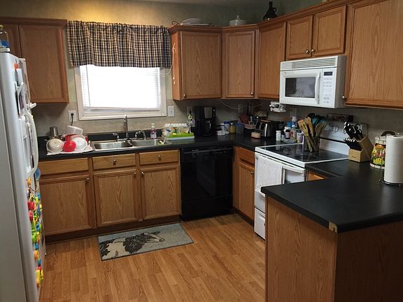 3rd image of 731 Robin Dr SE