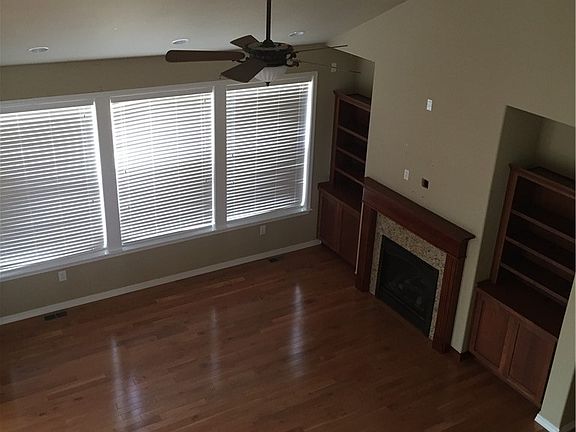 3rd image of 609 Alma Ln SE