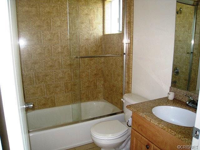 2nd image of 15053 Victory Boulevard #1