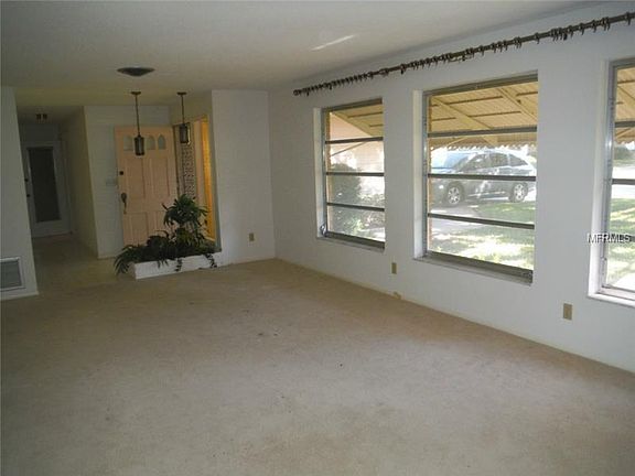 4th image of 1350 Stewart Blvd