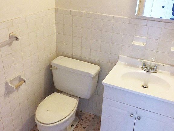 4th image of 1590 Anderson Ave APT 22D