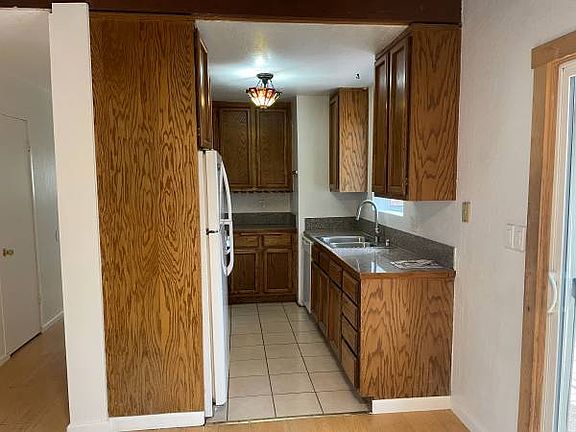 3rd image of 794 Tata Ln
