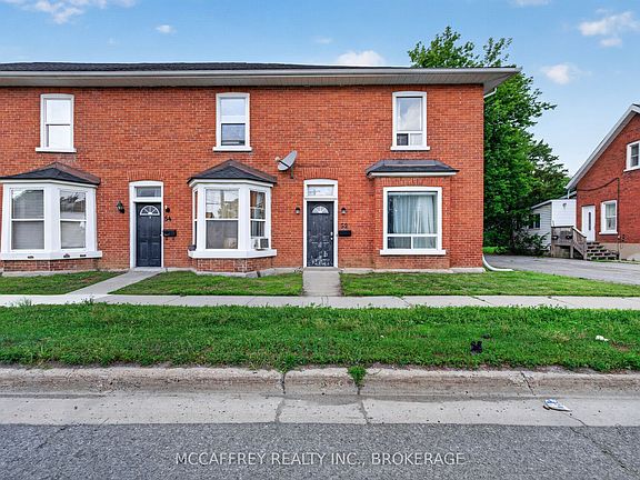 2nd image of 52 Moira St W