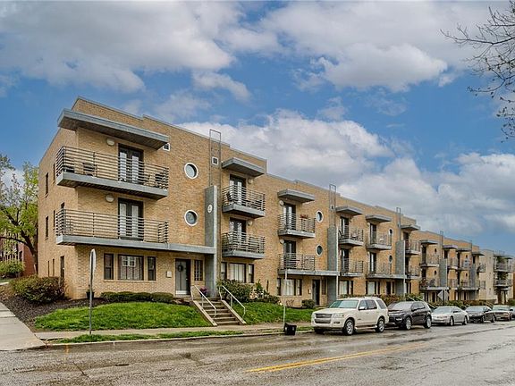 4th image of 4528 Broadway St #3S