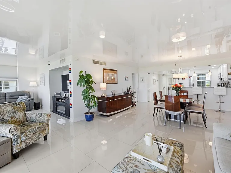 4015 W Palm Aire Dr #10 — Photo 13