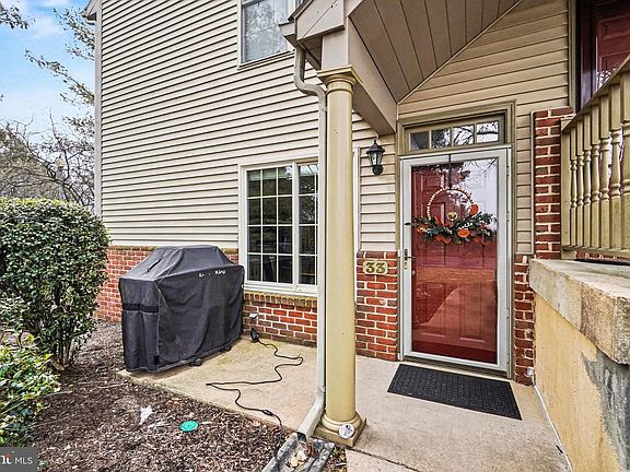 2nd image of 33 Sterling Ct