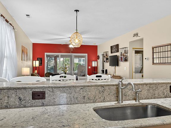 5th image of 901 West Port Dr. #204