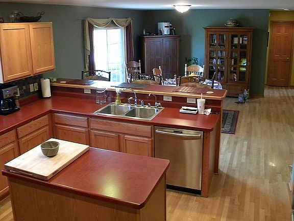 4th image of 1134 Hillebrand Dr