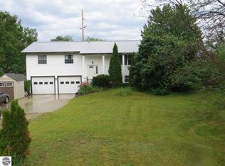 1531 Pine Tree Rd, Grawn, MI 49637