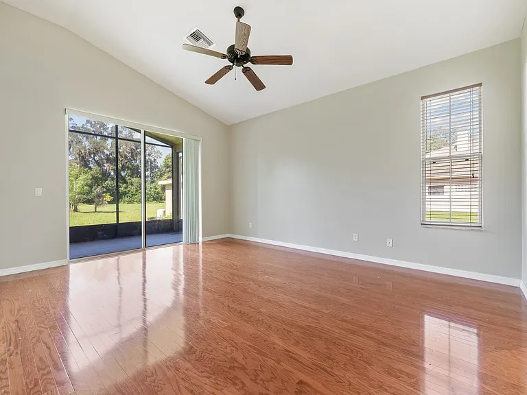 3330 Earle Ct — Photo 10