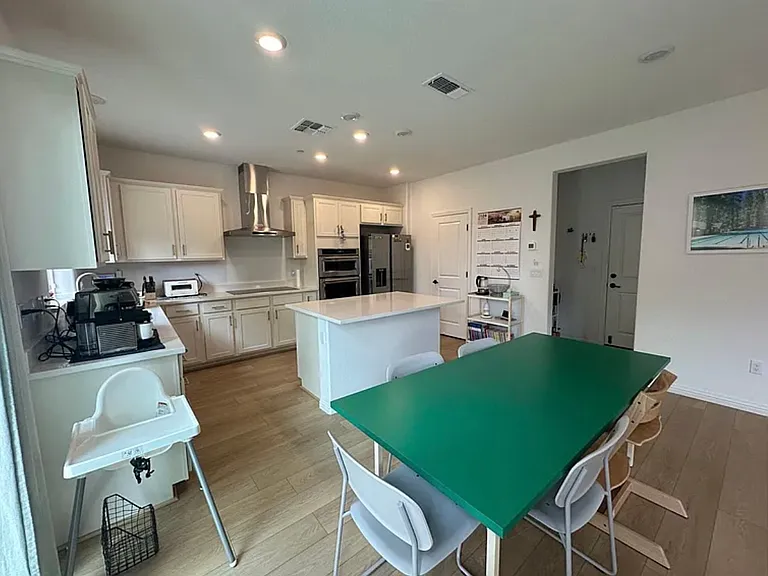 1483 Laurel Creek Dr — Photo 2