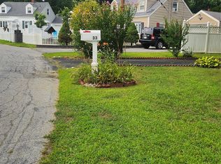 33 Red Barn Rd, Hyde Park, NY 12538