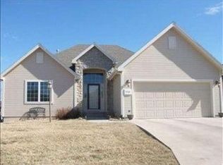 2760 SW Blue Stem Dr, Topeka, KS 66614