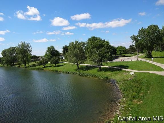 5th image of 907 Winding Oaks Dr