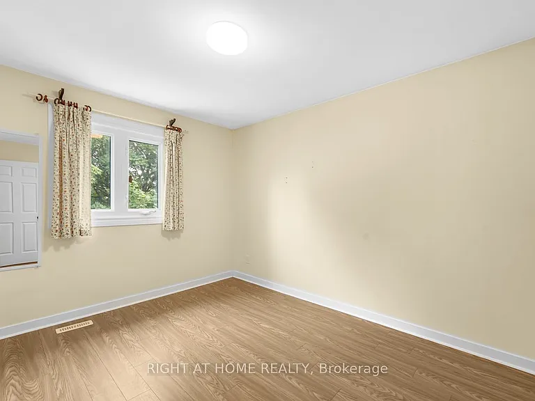 1361 Brands Ct — Photo 23