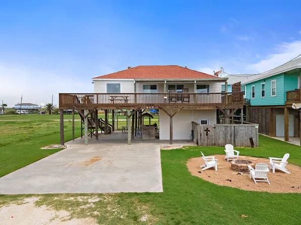 417 Olive St, Surfside Beach, TX 77541