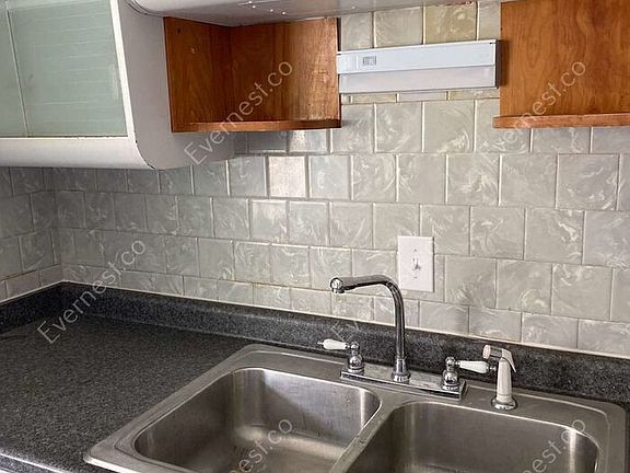 3rd image of 4951 Solar Dr