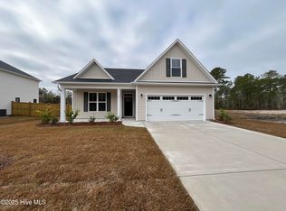 27 N Bandwheel Way, Hampstead, NC 28443