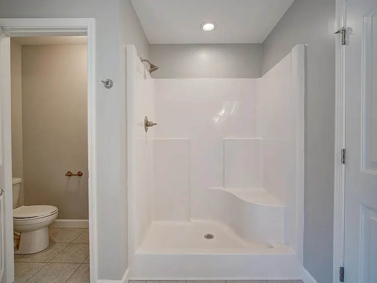 732 Shelburne Ln — Photo 29