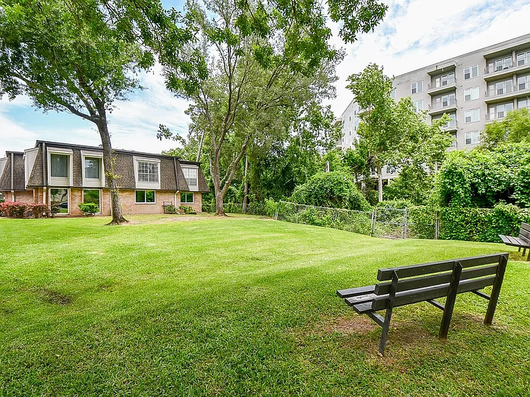 12633 Memorial Dr #114 — Photo 29