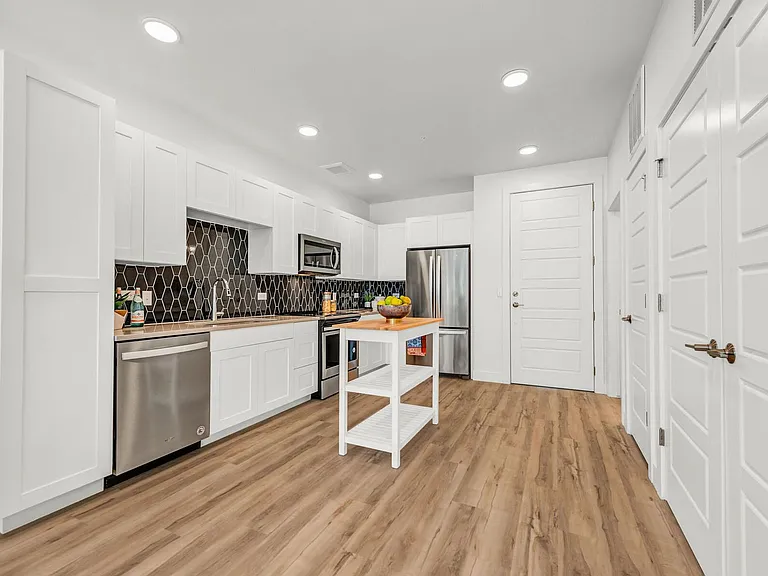 Apex at Perry Station - Modern Living at it's best! — Photo 31