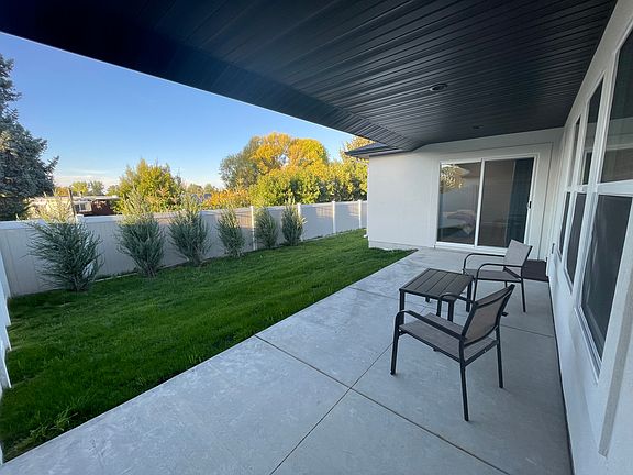 3rd image of 713 Cheri Ct