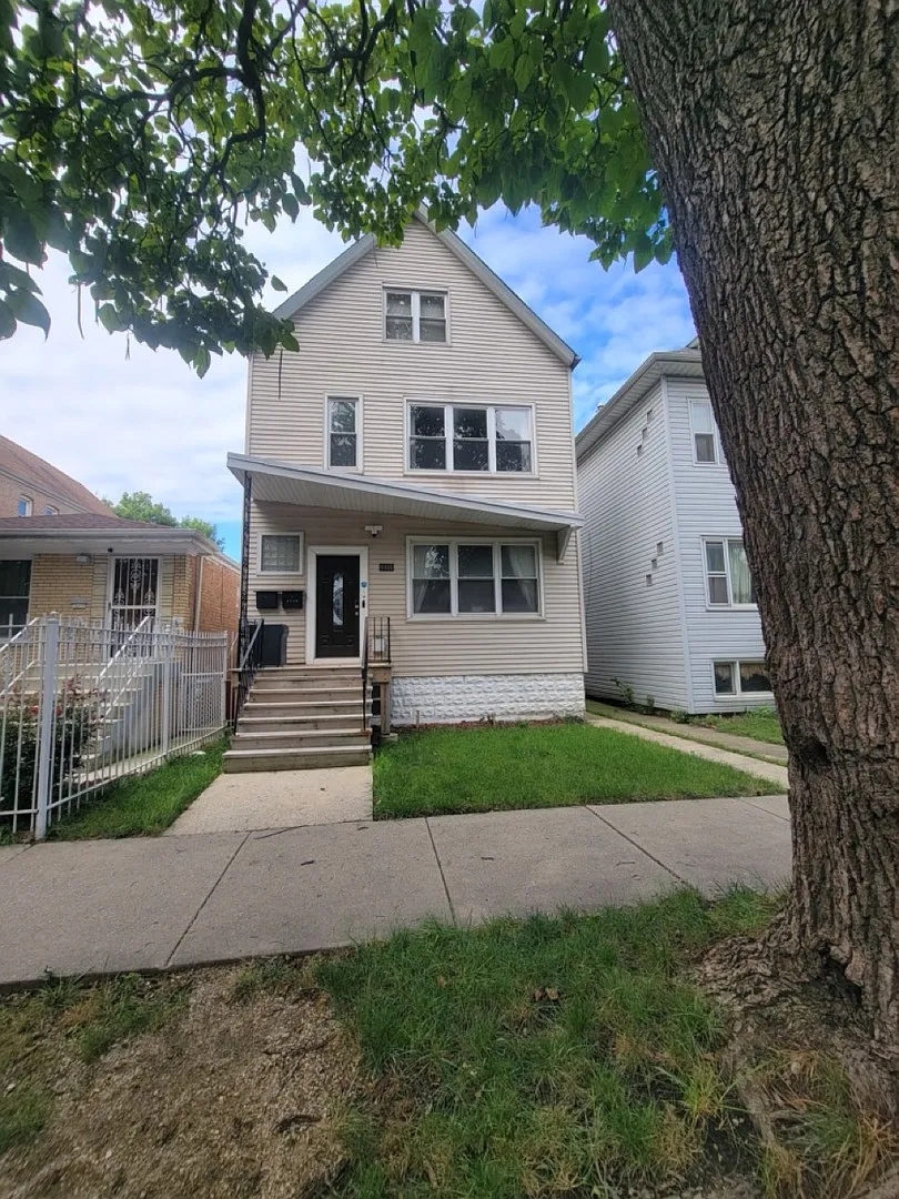 2 bed, 1.0 bath, 1050 sqft, $1,500 — Photo 1