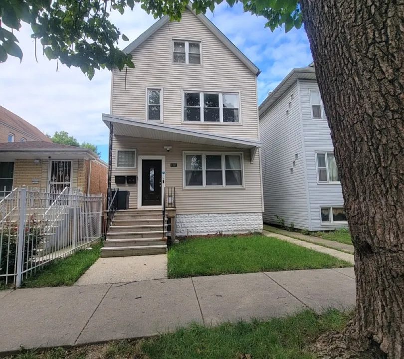 4406 S Maplewood Ave #2