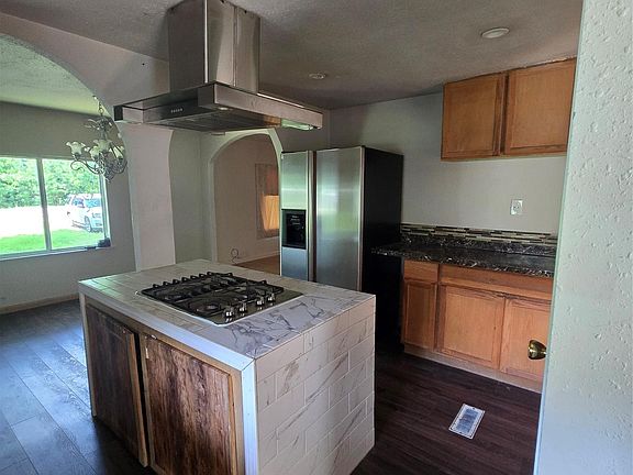 3rd image of 294 County Road 3415