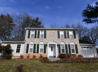 10802 Hunt Club Rd, Reston, VA 20190