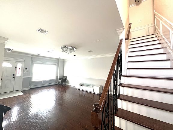 3rd image of 16 Malibu Ct #2F