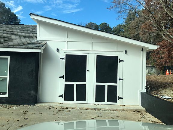 3 car garage back entry