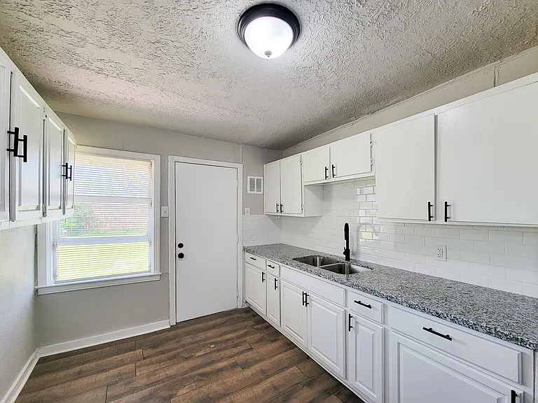 5815 Southseas St — Photo 14