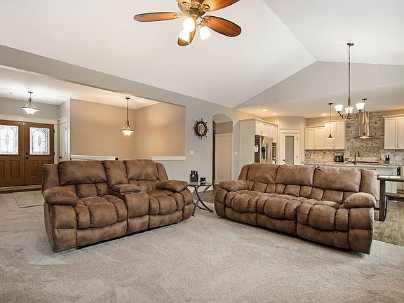 5th image of 3155 Park North Dr