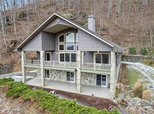 579 Bryson Heights Rd, Waynesville, NC 28786