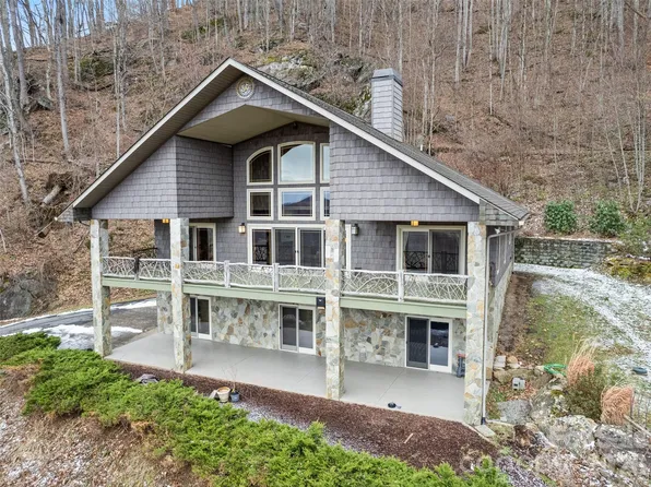 579 Bryson Heights Rd, Waynesville, NC 28786
