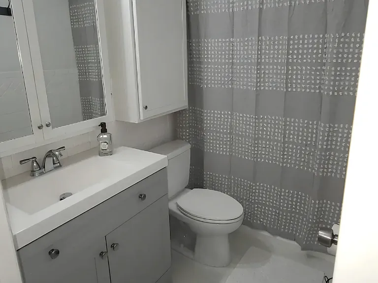 2220 N 35th Ave — Photo 17