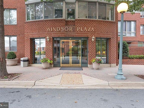 2nd image of 1050 N Taylor St APT 608