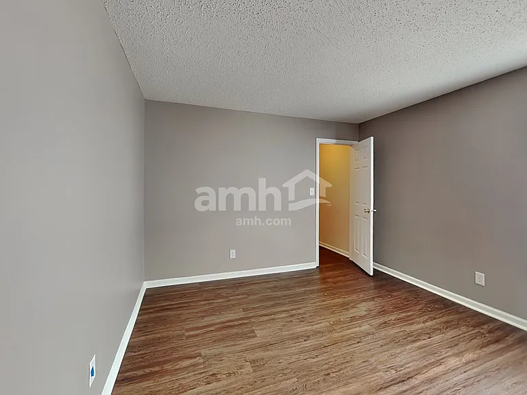 1355 Round Lake Rd — Photo 22