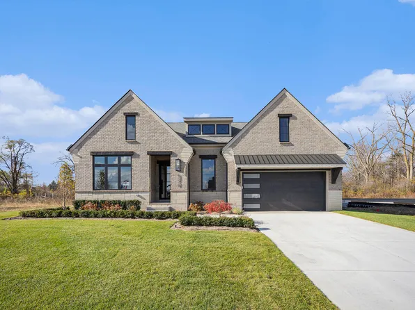 57439 Meadowridge Dr, Washington, MI 48094