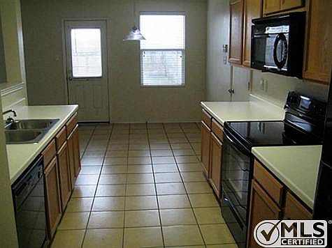 4th image of 1612 Pheasant Creek Dr