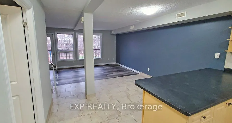 3 bed, $2,599 — Photo 2