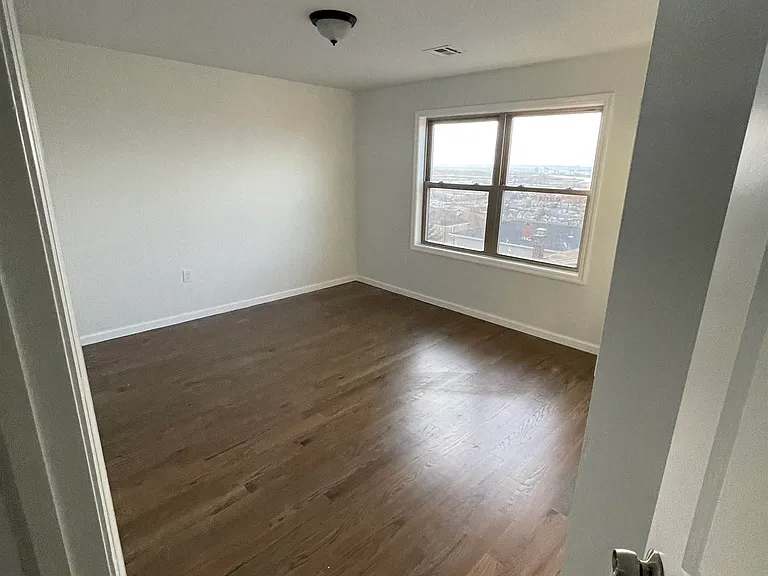 7611 Newkirk Ave — Photo 10