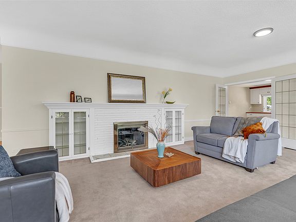 5th image of 1135 Johnson Rd