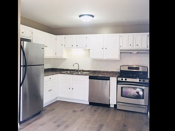 5th image of 3333 New England Dr