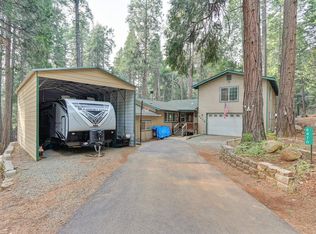 6470 Greenleaf Ln, Pollock Pines, CA 95726